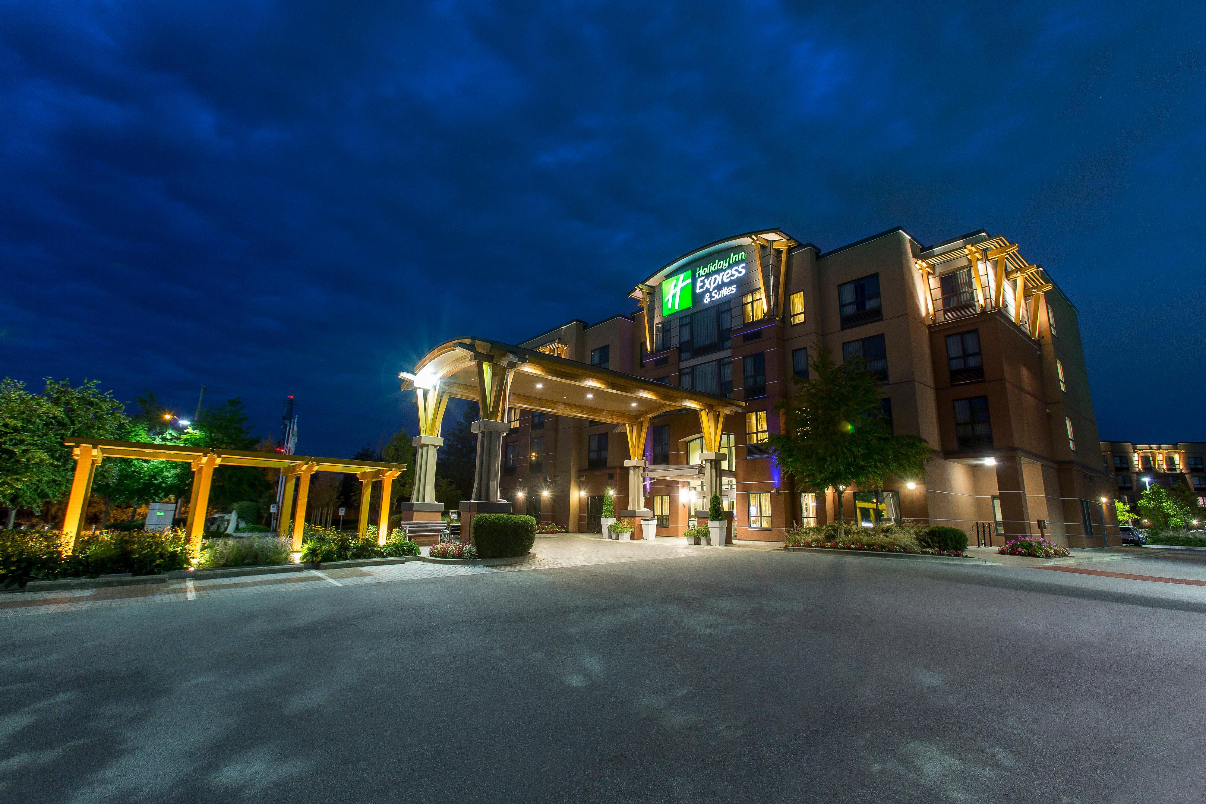Holiday Inn Express & Suites Riverport Richmond By Ihg Exterior foto
