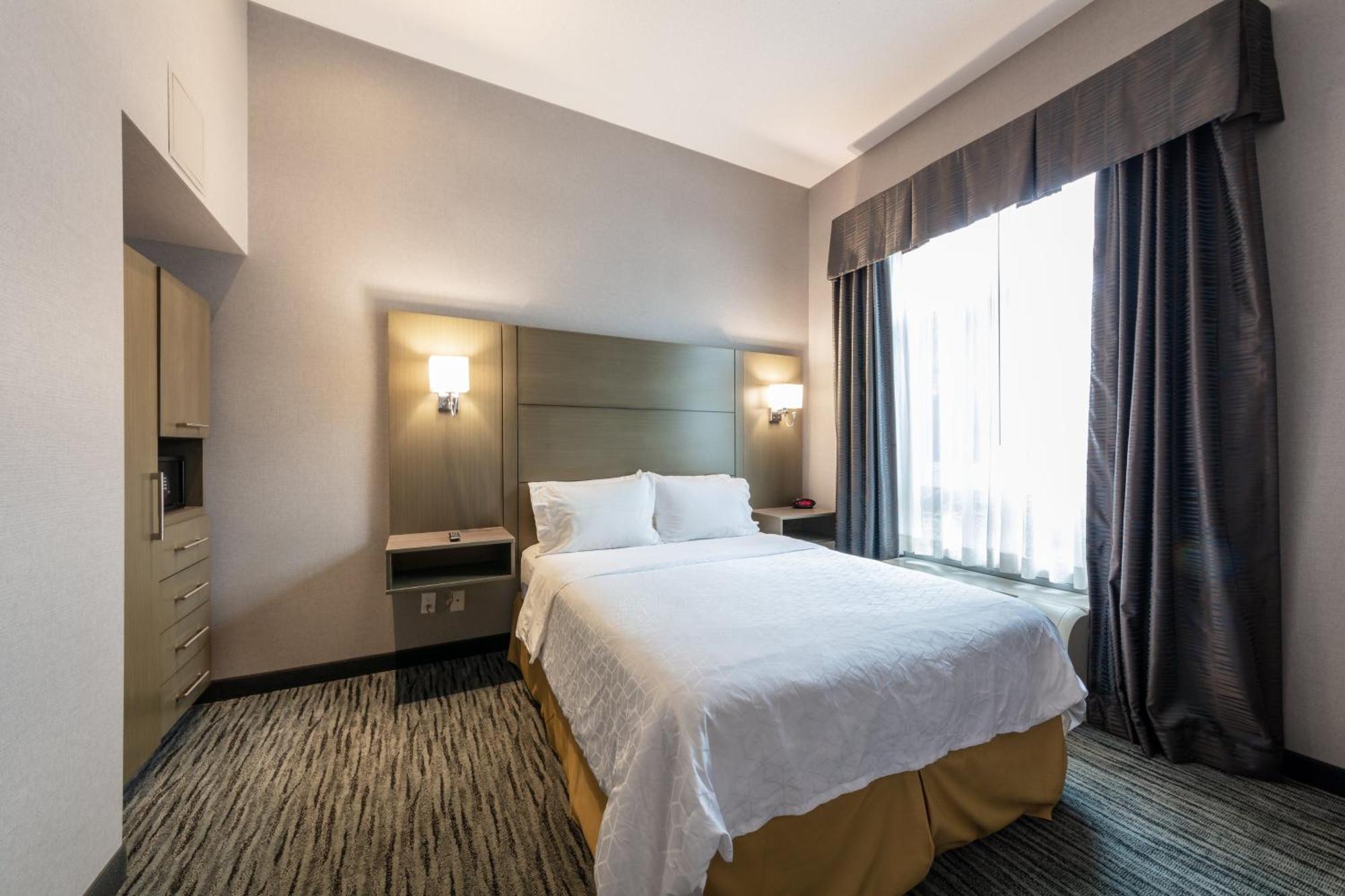 Holiday Inn Express & Suites Riverport Richmond By Ihg Exterior foto