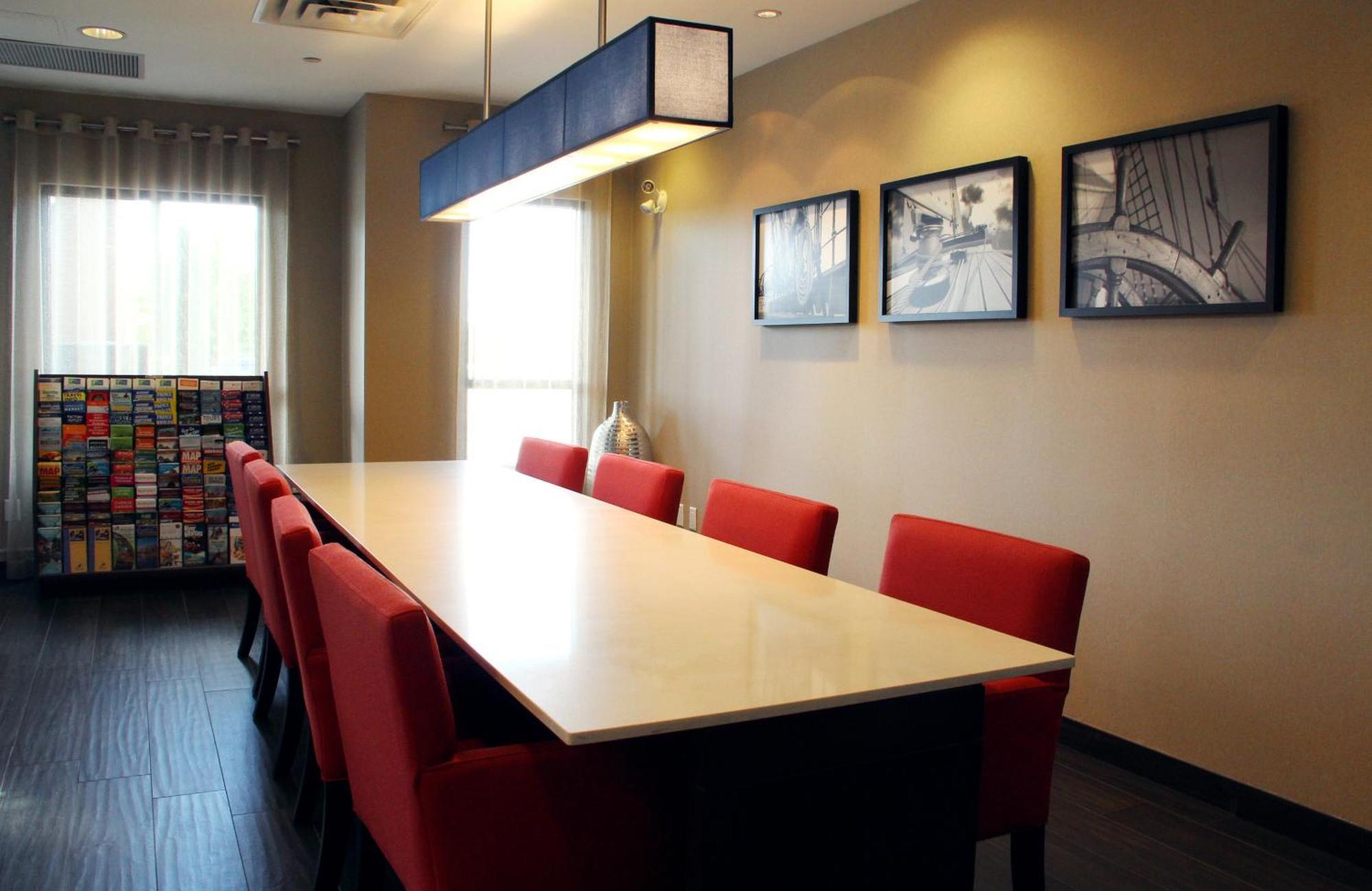 Holiday Inn Express & Suites Riverport Richmond By Ihg Exterior foto